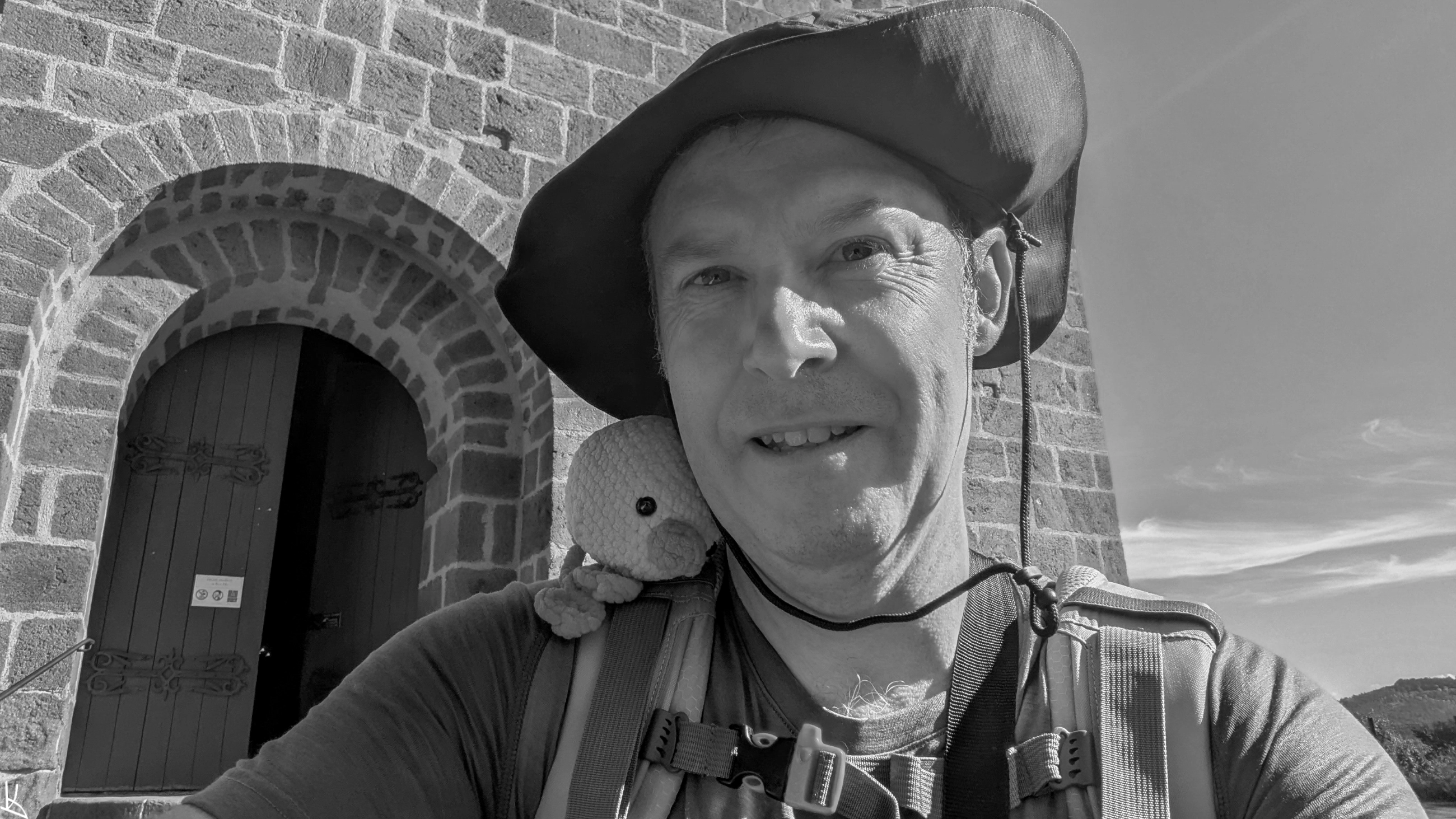Selfie à la porte de la basilique de Saint-Nectaire